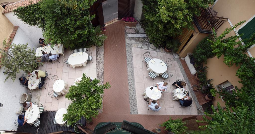 Hotel San Filis San Felice del Benaco Luaran gambar
